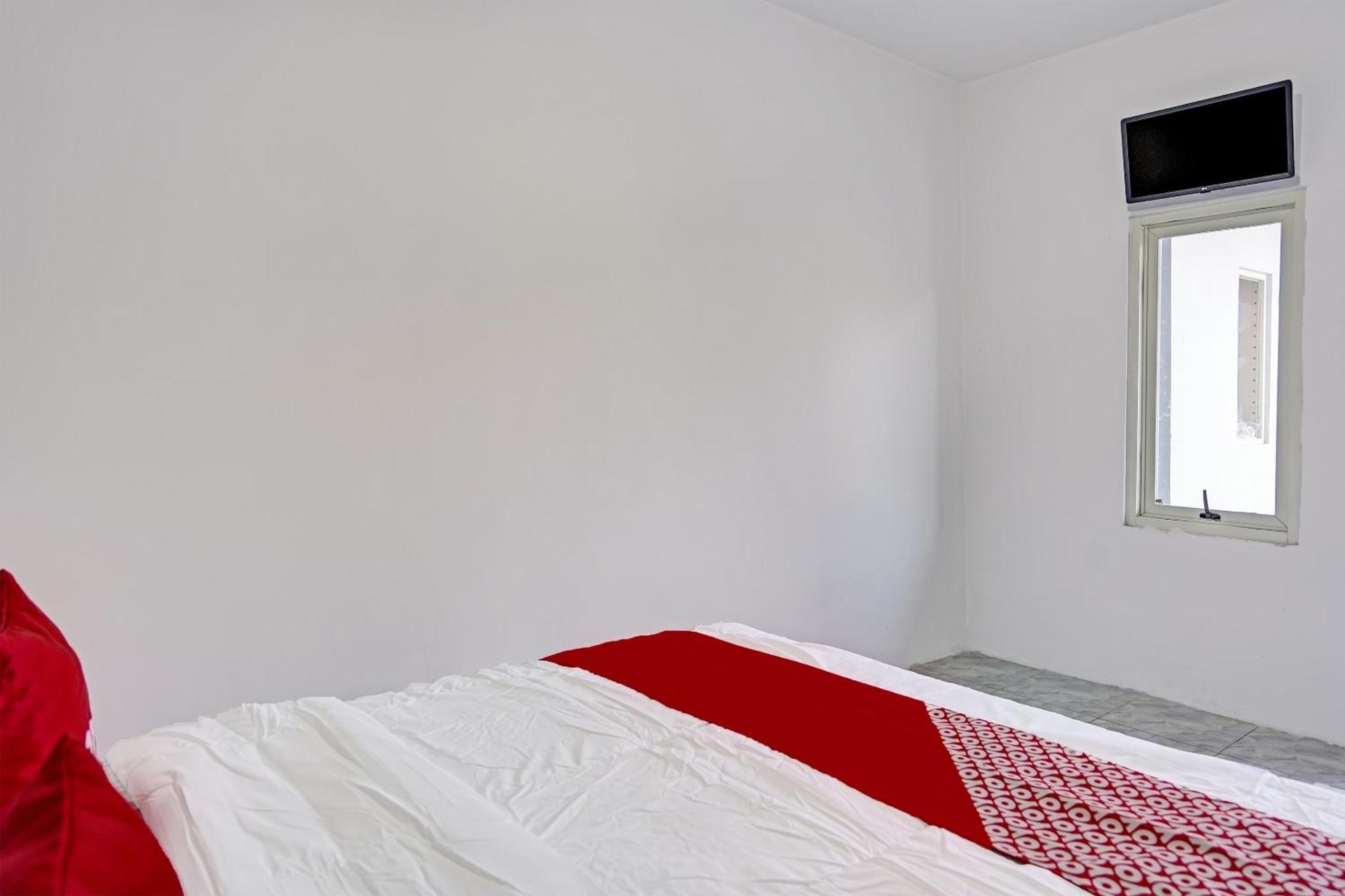 Oyo Life 91594 Bungah Residence Syariah Gresik 外观 照片
