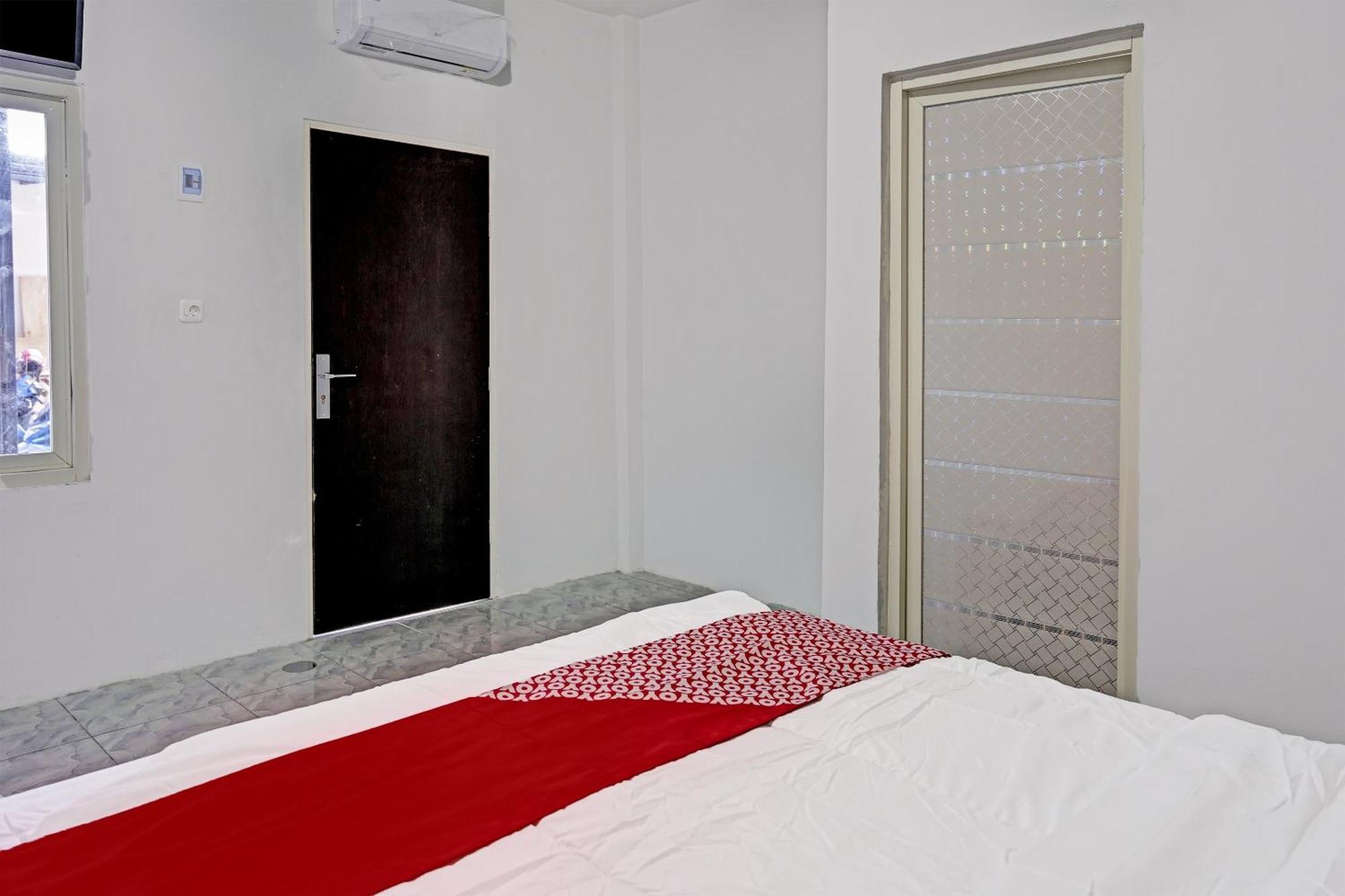 Oyo Life 91594 Bungah Residence Syariah Gresik 外观 照片