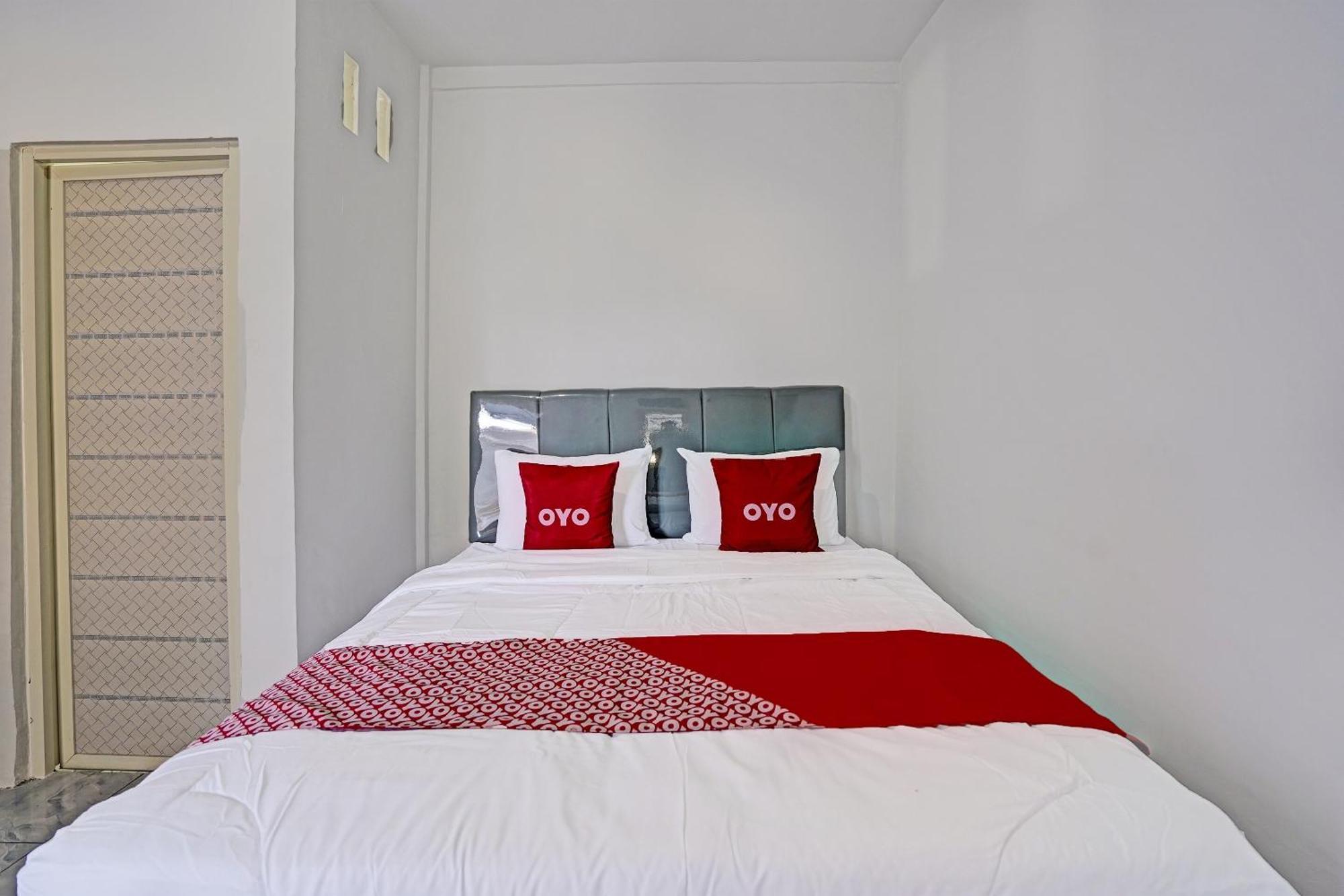 Oyo Life 91594 Bungah Residence Syariah Gresik 外观 照片